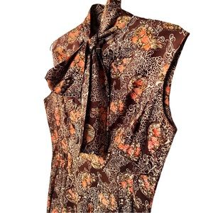 Beautiful floral patterned Dress from the 70s